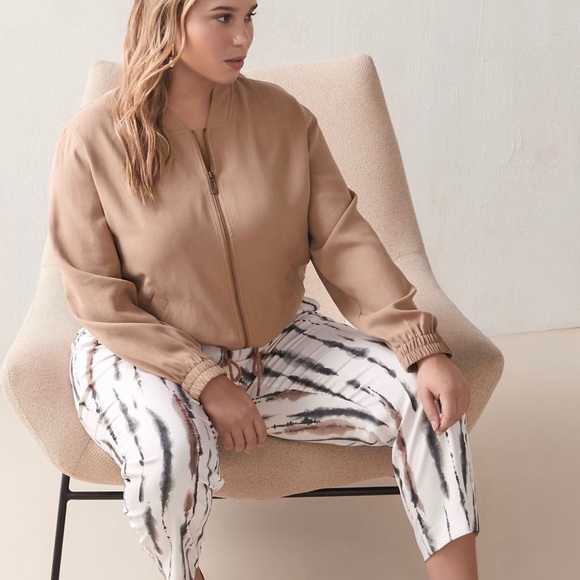 Solid Cropped Bomber - Picture 4 of 6